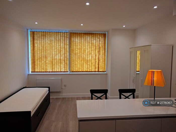 Studio To Rent In Kings Reach, Reading, RG1