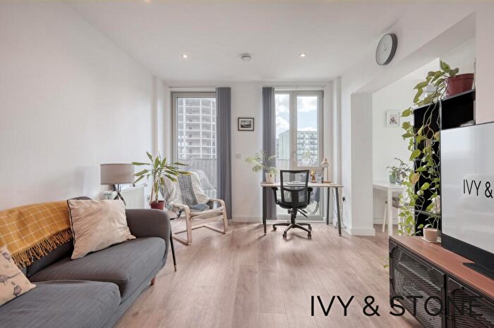 1 Bedroom Apartment For Sale In Copeland Court, Silvertown, E16