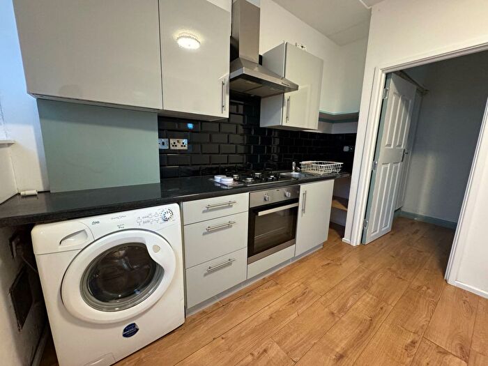 1 Bedroom Bungalow To Rent In Tentelow Lane, Southall, UB2