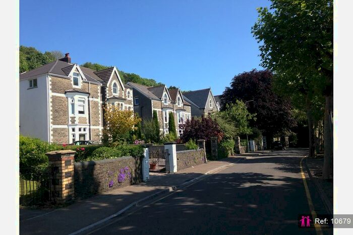 5 Bedroom Semi-Detached House To Rent In Tyfica Crescent, Pontypridd, CF37