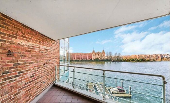 2 Bedroom Flat To Rent In Manbre Road, London, W6