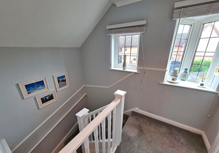 2 Bedroom End Of Terrace House For Sale In Denbigh Close, Southampton, SO40
