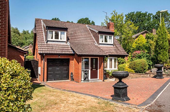 3 Bedroom Detached House For Sale In Ashbridge Rise, North Millers Dale, Chandler's Ford, SO53