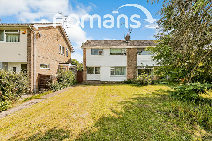 3 Bedroom Semi-Detached House To Rent In Kingfisher Drive, RG5