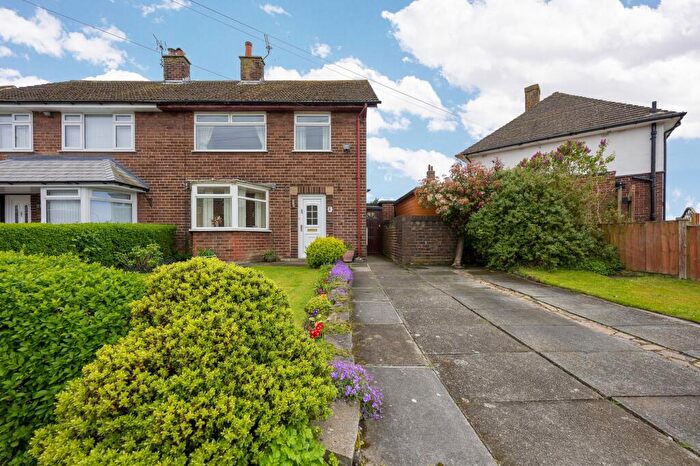 3 Bedroom Semi-Detached House For Sale In Sumner Avenue, Haskayne, L39