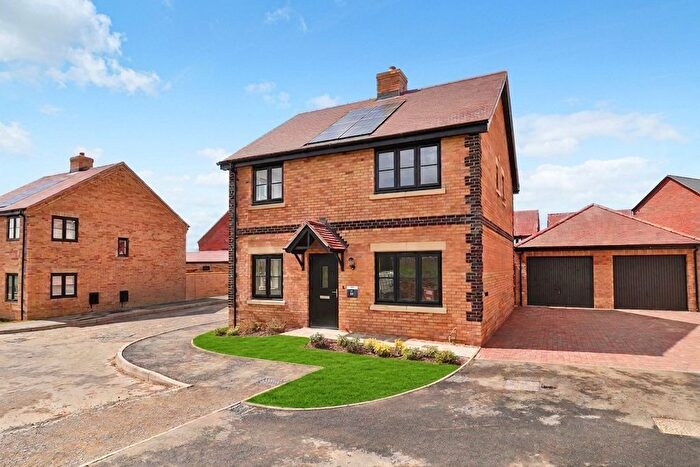 4 Bedroom Detached House For Sale In Rose Manor, Hadleigh, IP7