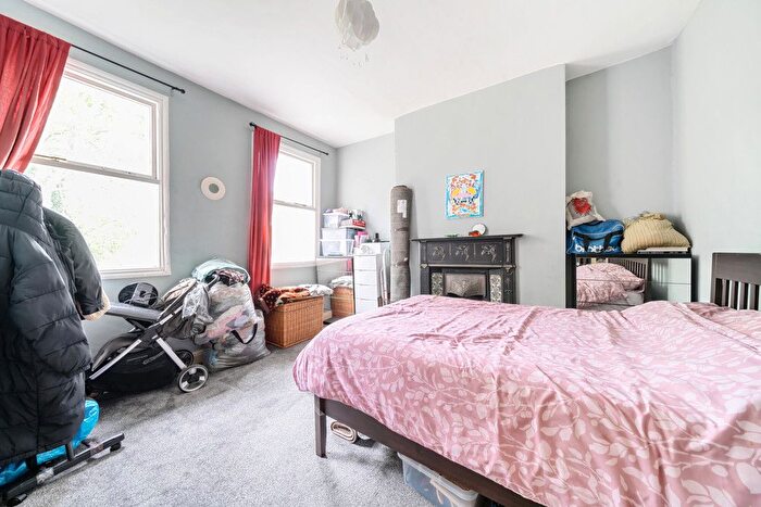 2 Bedroom Flat For Sale In Eastdown Park, London, SE13