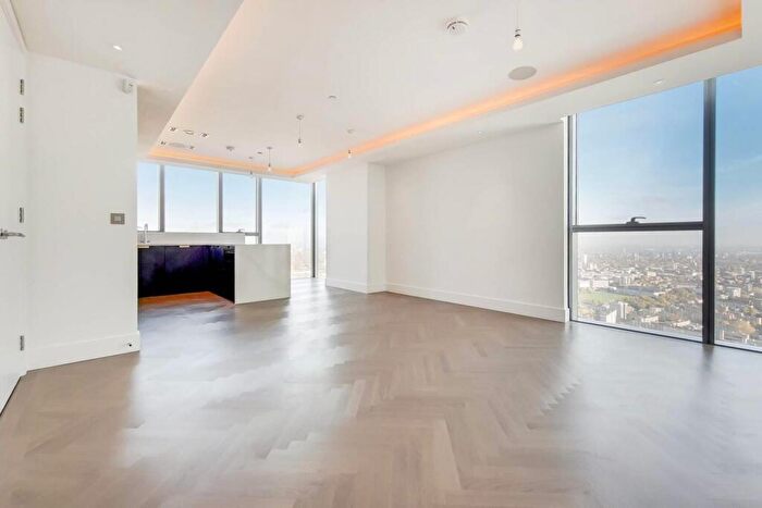 2 Bedroom Apartment To Rent In Carrara Tower, Bollinder Place, City Road, Shoreditch, Old Street, London, EC1V