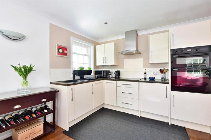 1 Bedroom Apartment For Sale In Highfield Lane, Tyttenhanger, Hertfordshire, St. Albans, AL4
