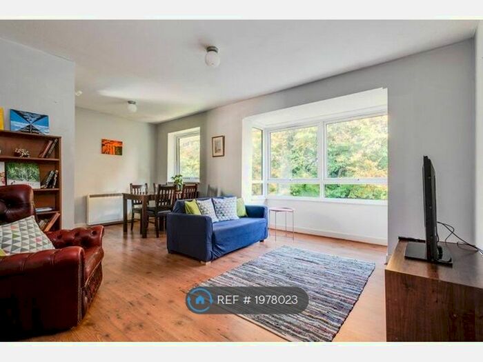 3 Bedroom Flat To Rent In Southfield Park, Oxford, OX4