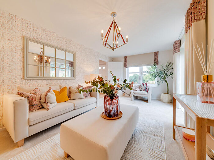 3 Bedroom Semi Detached House For Sale In Diamond Road Ashchurch Tewkesbury, GL20