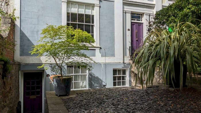 3 Bedroom Flat To Rent In Cotham Hill, BS6