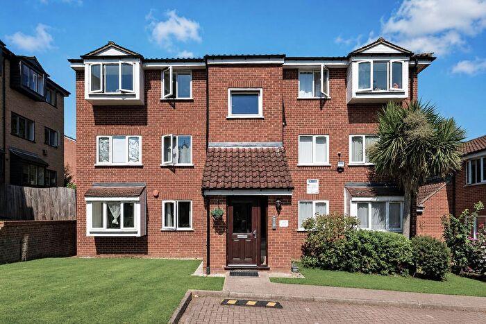 2 Bedroom Flat For Sale In Newton Avenue, Muswell Hill, N10