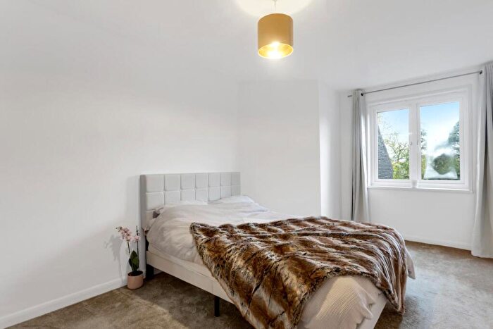 2 Bedroom House For Sale In St. Laurence Close, Queens Park, London, NW6