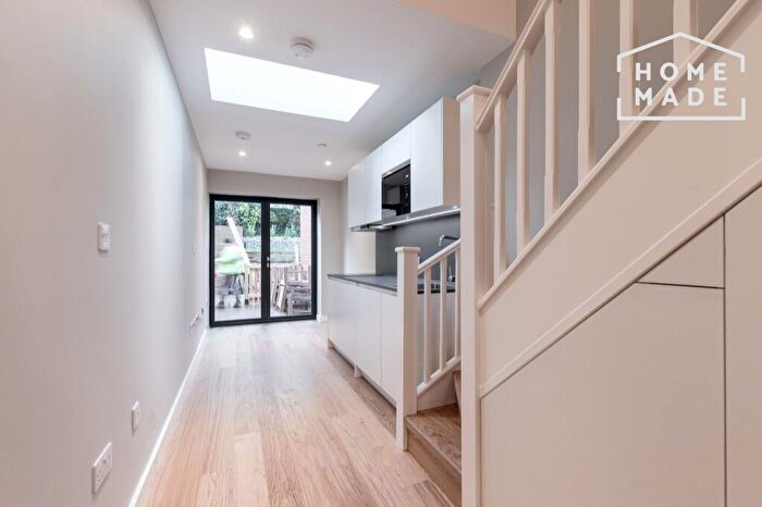 Flat To Rent In Wedderburn Road, NW3