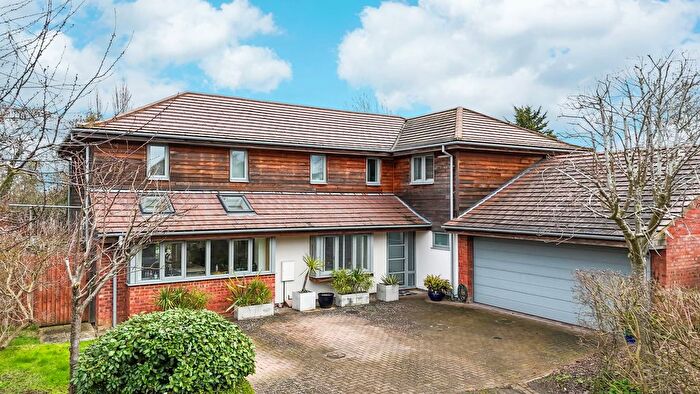 4 Bedroom Detached House For Sale In Quadrans Close, Pennyland, Milton Keynes, MK15