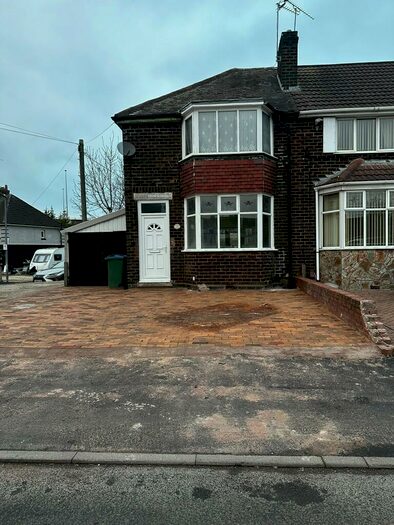 2 Bedroom Semi-Detached House To Rent In Blakeley Hall Road, Oldbury, West Midlands, B69