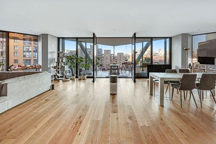 3 Bedroom Flat For Sale In Holland Street, London, SE1