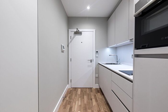 Studio To Rent In Inglewood Road, London, NW6