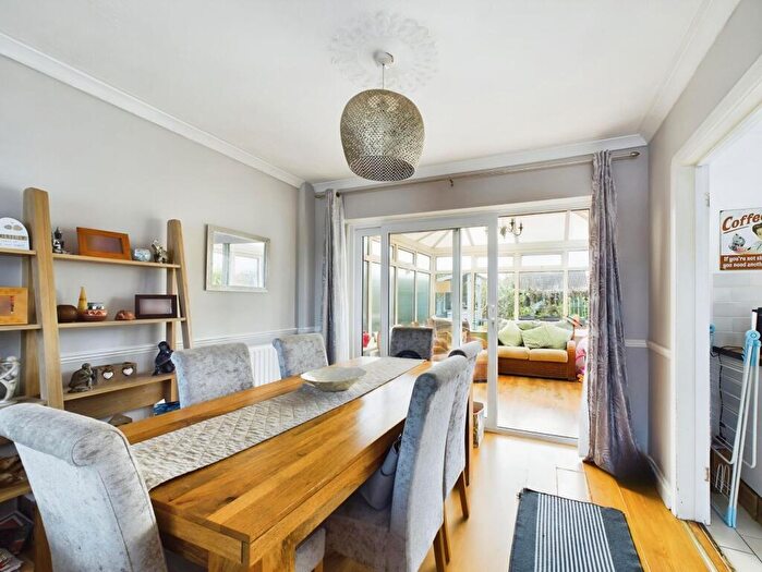 4 Bedroom Detached House For Sale In Peterborough Road, Farcet, PE7