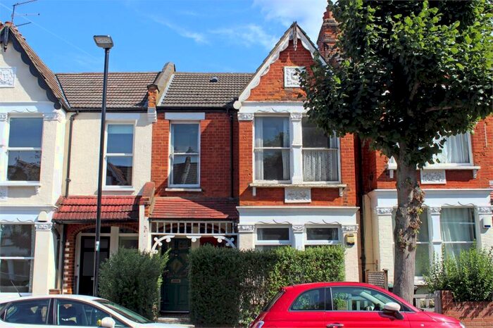 2 Bedroom Maisonette For Sale In Princes Avenue, Alexandra Park, N22
