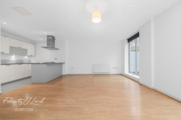 2 Bedroom Apartment For Sale In Wenlock Road, London, N1