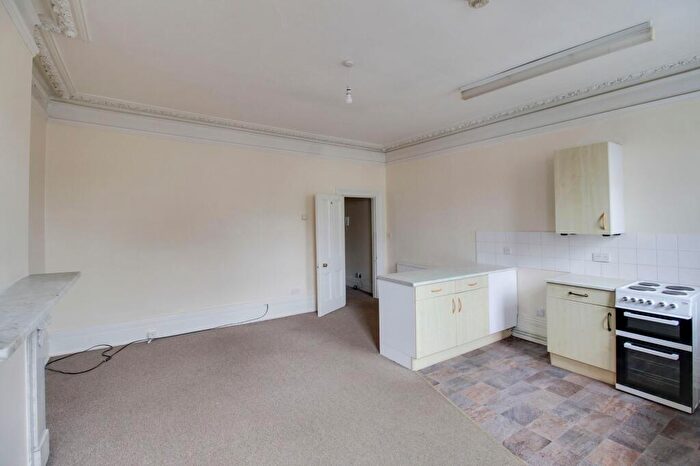 1 Bedroom Flat To Rent In High Street, St. Neots, PE19