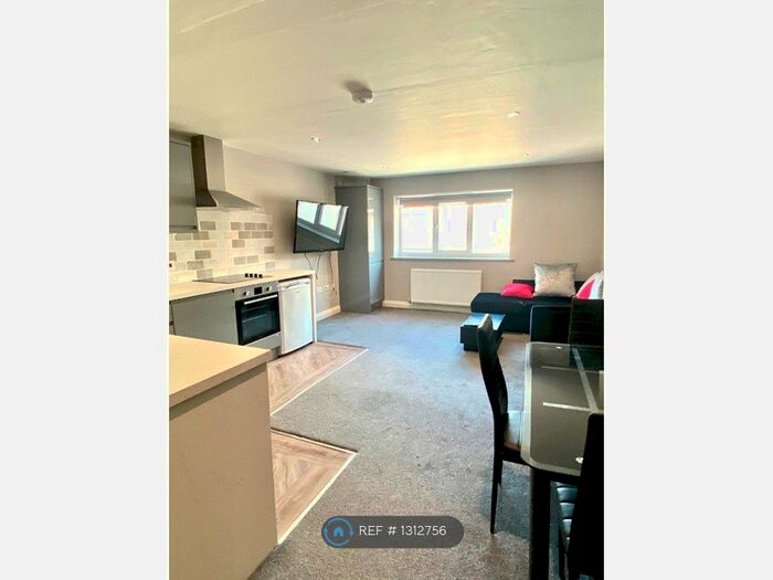 1 Bedroom Flat To Rent In Hall Street, Southport PR9