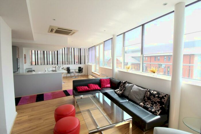 2 Bedroom Flat To Rent In Trinity One, East Street, Leeds, West Yorkshire, LS9