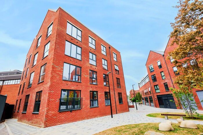 2 Bedroom Apartment To Rent In Newbury, Berkshire, RG14