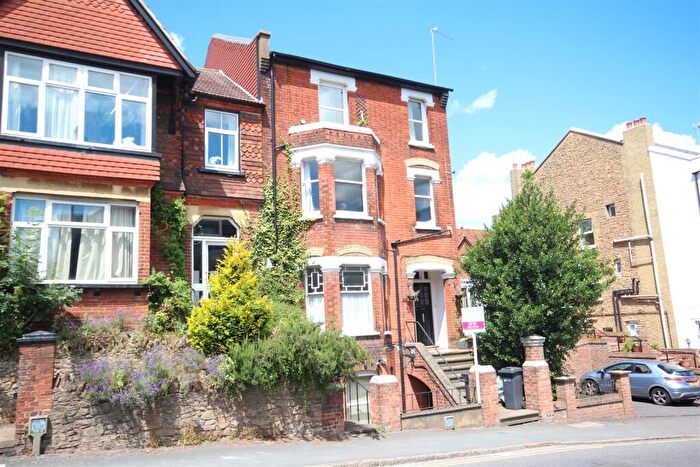1 Bedroom Flat To Rent In Farnham Road, Guildford, GU2