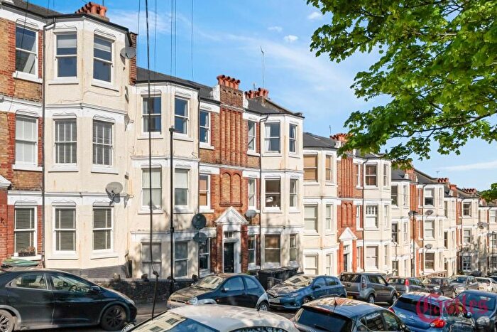 2 Bedroom Flat To Rent In Birkbeck Mansions, Crouch End, N8