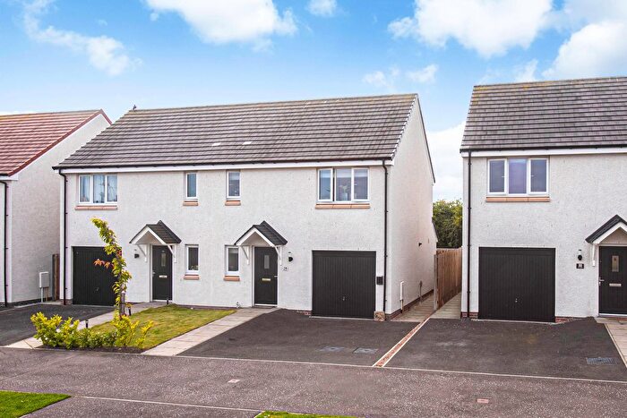3 Bedroom Semi Detached House For Sale In Pit Lane, Dunfermline, KY12