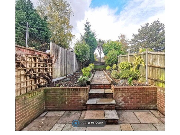 3 Bedroom Semi-Detached House To Rent In Collindale Avenue, Erith, DA8