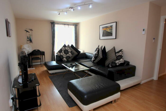 2 Bedroom Flat To Rent In Hanson Park, Dennistoun, G31