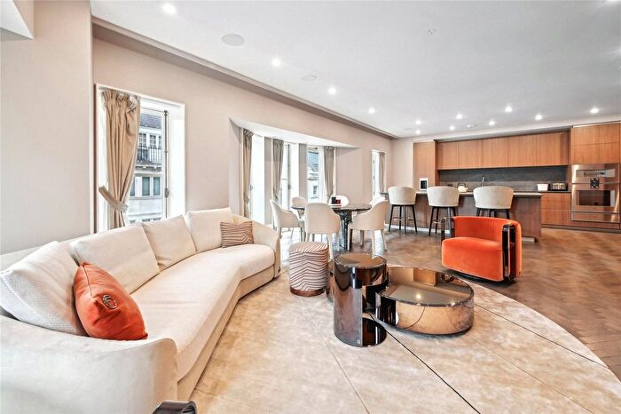 3 Bedroom Flat To Rent In Brook Street, London, W1S