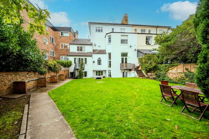 1 Bedroom Flat To Rent In Uxbridge Road, Kingston, Kingston Upon Thames, KT1