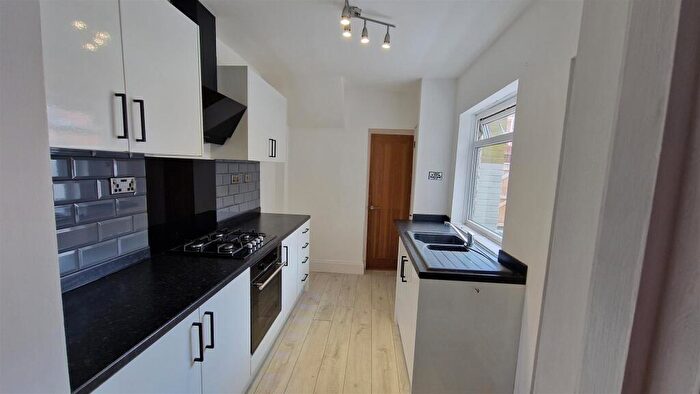 3 Bedroom Flat To Rent In King Edward Street, Gateshead, NE8