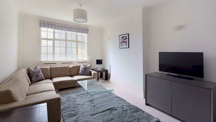 5 Bedroom Apartment To Rent In Park Road, NW8