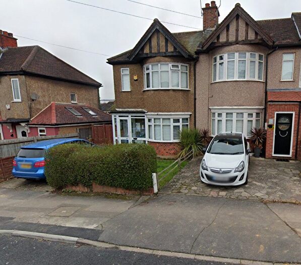 3 Bedroom End Of Terrace House To Rent In Linden Avenue, Ruislip, HA4