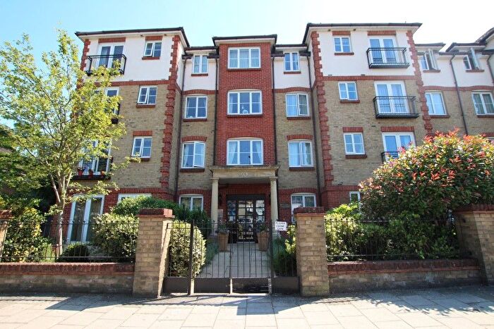 1 Bedroom Property For Sale In Pegasus Court. Kenton Road, Kenton, HA3