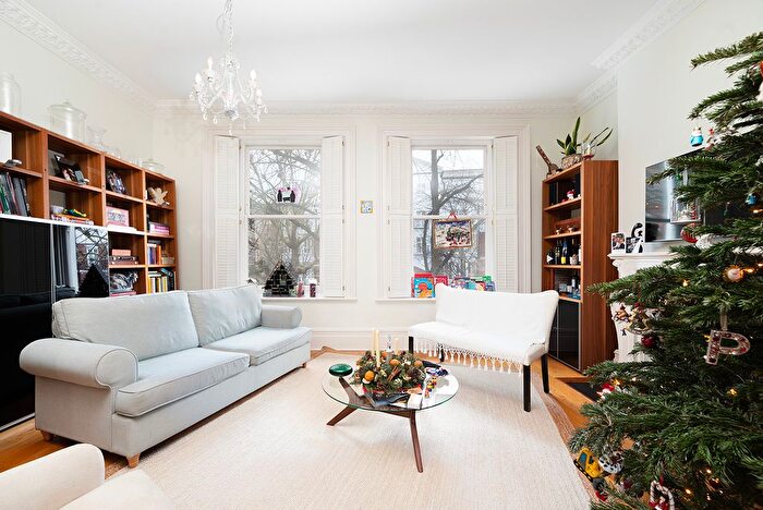 3 Bedroom Maisonette To Rent In Marloes Road, Kensington, W8