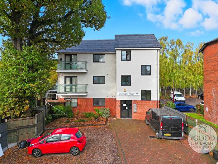 2 Bedroom Apartment For Sale In Wentworth Court, Buckhurst Hill, IG9