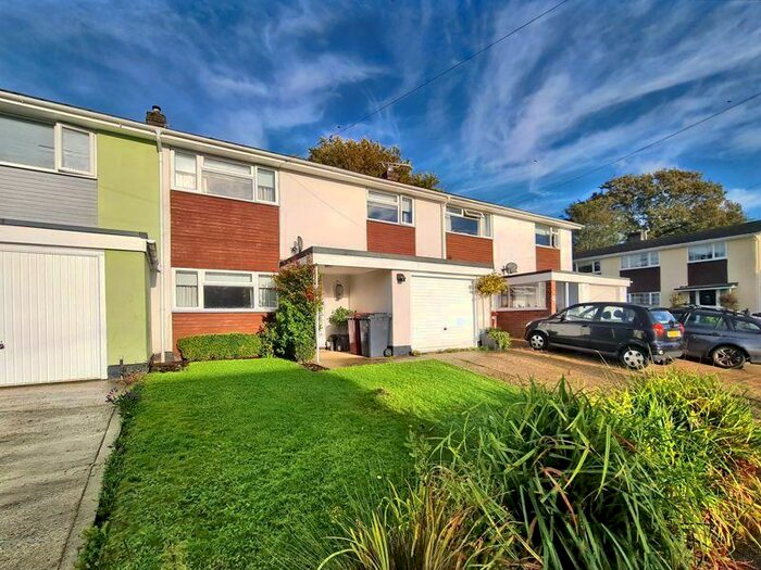 3 Bedroom Terraced House To Rent In Bishops Close, Haslemere, GU27