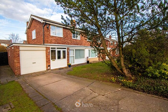 3 Bedroom Semi Detached House For Sale In Whiphill Close, Bessacarr, Doncaster, DN4