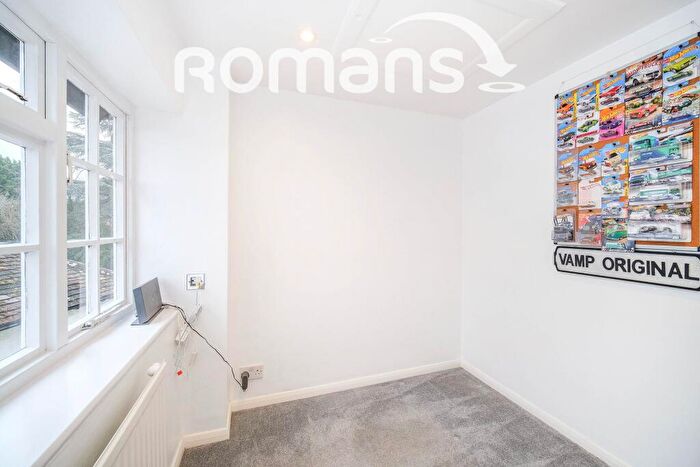 2 Bedroom Cottage To Rent In Plough Road, GU46