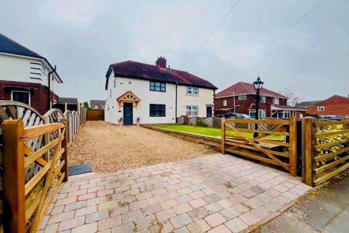 2 Bedroom Property To Rent In Norton Lane, Burntwood, WS7