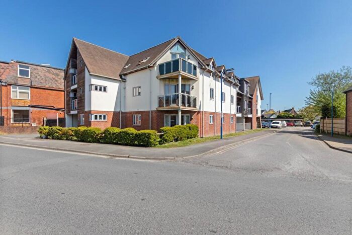 2 Bedroom Flat For Sale In Elmor Lodge, Charles Street, Petersfield., GU32