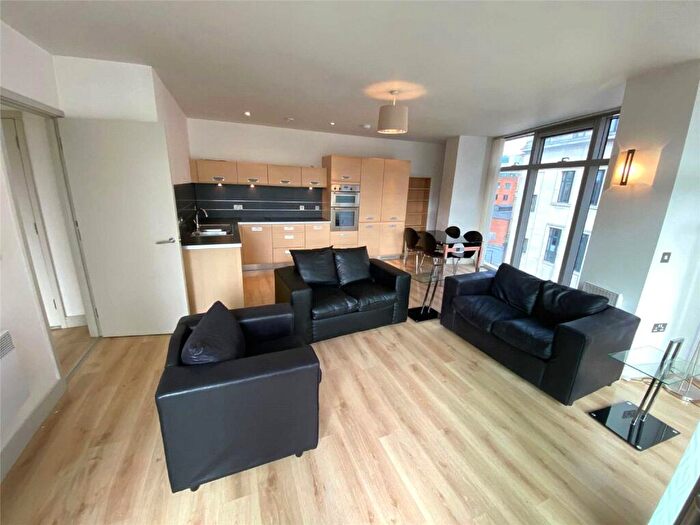 2 Bedroom Apartment To Rent In Great Northern Tower, Manchester City Centre, Manchester, M3
