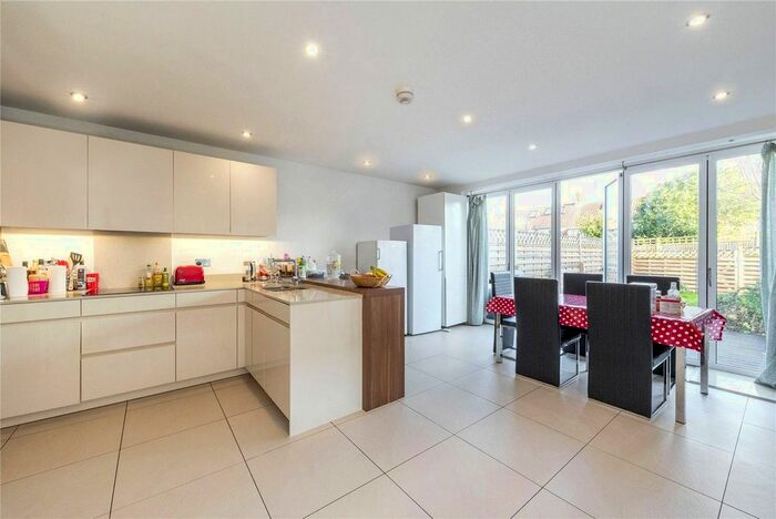 4 Bedroom Property To Rent In Emerald Square, Roehampton, London, SW15